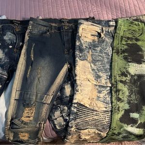 Men’s jeans they are gently used and in very good condition. 30pair 150 all